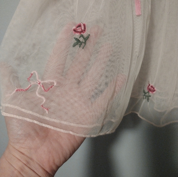 Kimchi Blue Urban Outfitters Camisole Embroidered Top - Picture 7 of 13